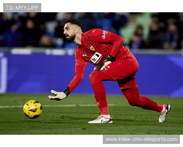 赫罗纳前场节奏变化十分鲜明：从观赛到训练的全新体验