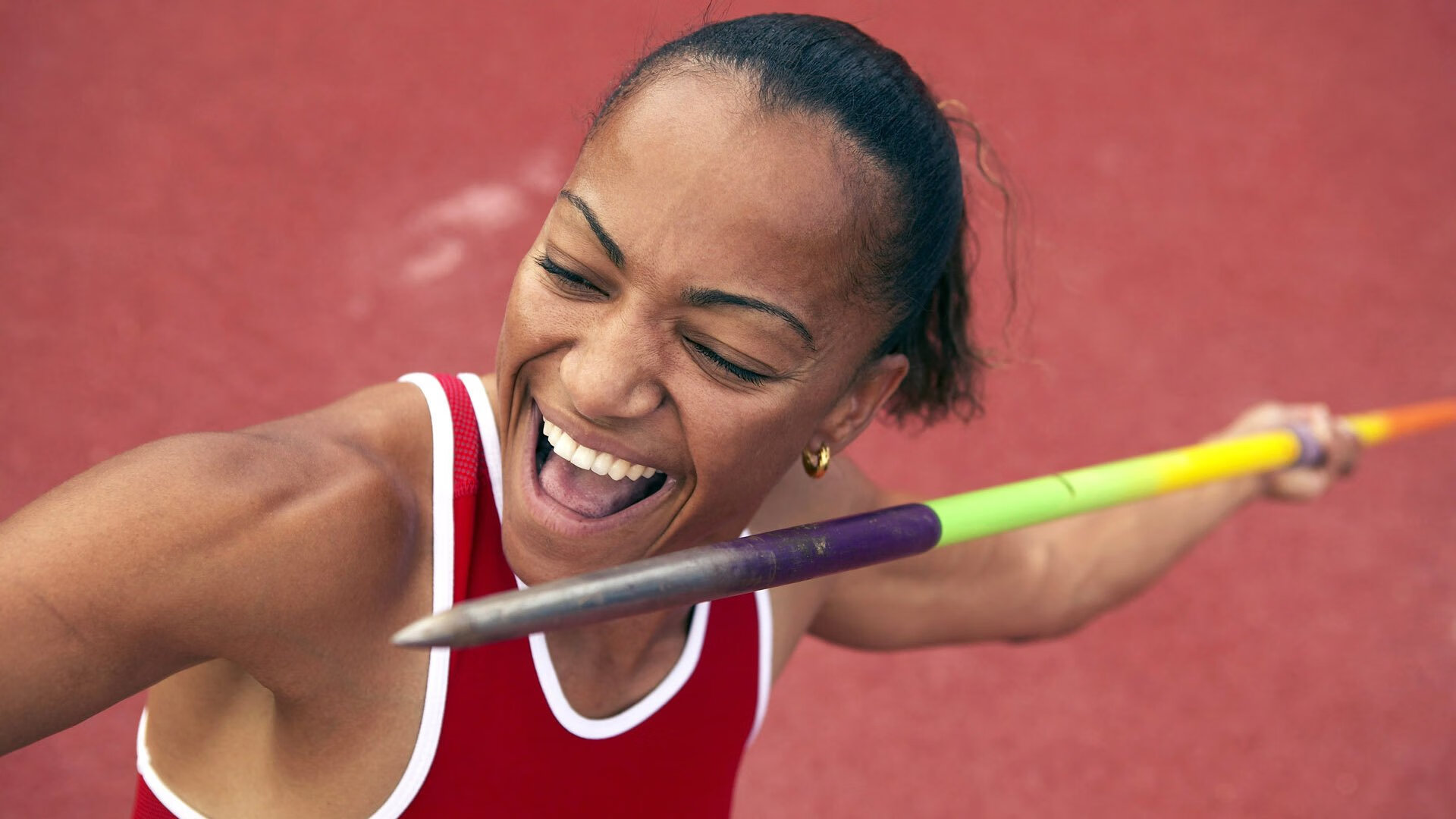 欧冠亚军回城：主帅含泪感谢球迷 球员发誓“下赛季再来”